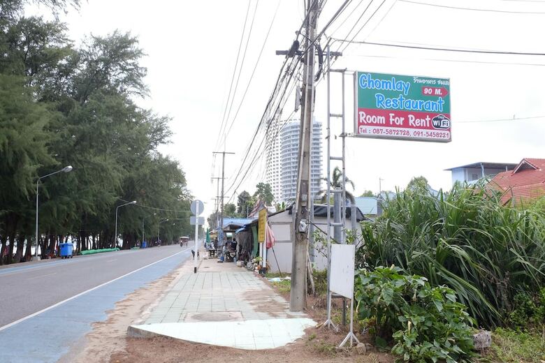 Hotel Chomlay Restaurant & Room For Rent