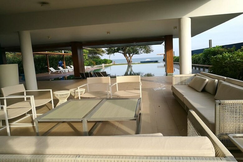 Baan Thew Talay Blue Sapphire 353