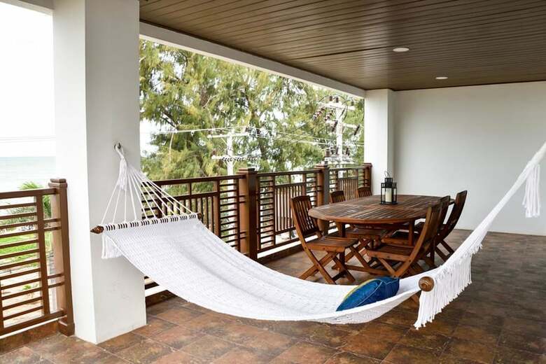 The Beach Palace 2br Luxury Beachfront