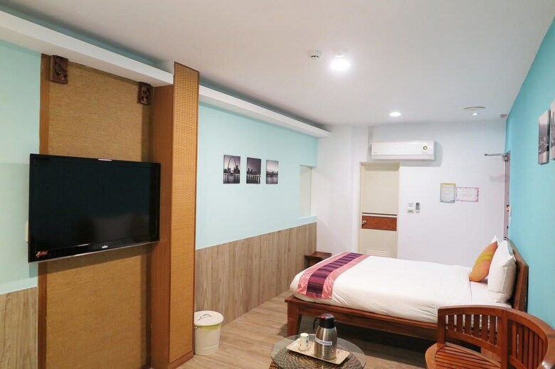 Sin Sin Hotel I
