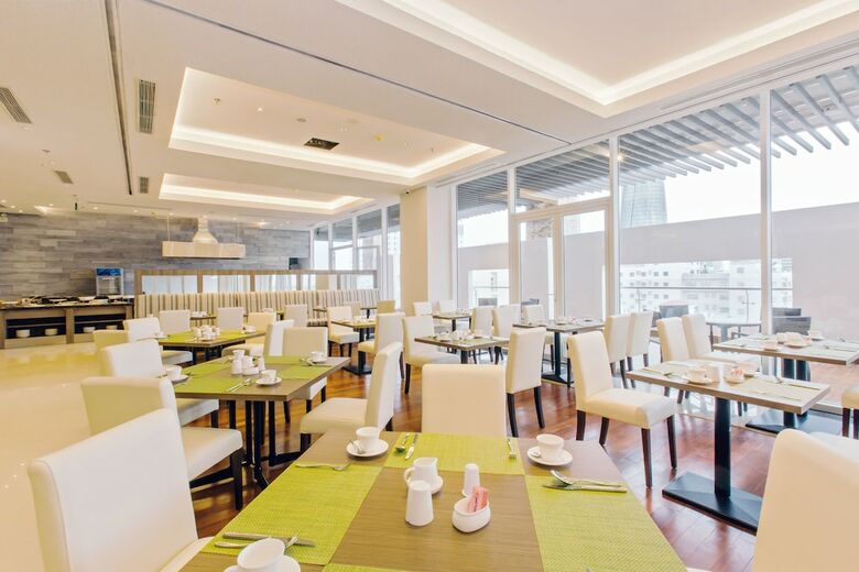 Zen Diamond Suites Hotel