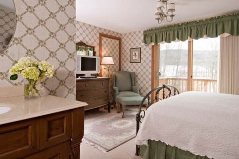 Bed & Breakfast Inn At Ellis River