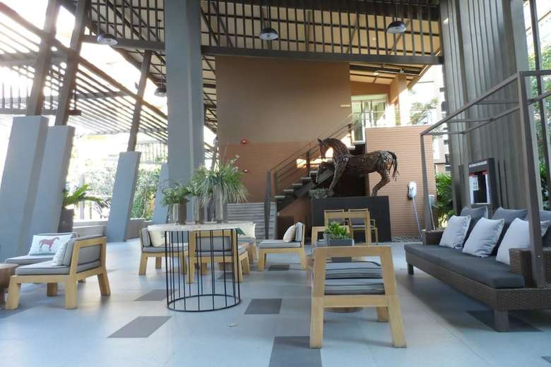 Baan Thew Lom Condominium