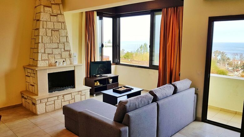 Bungalow White Apartments And Suites