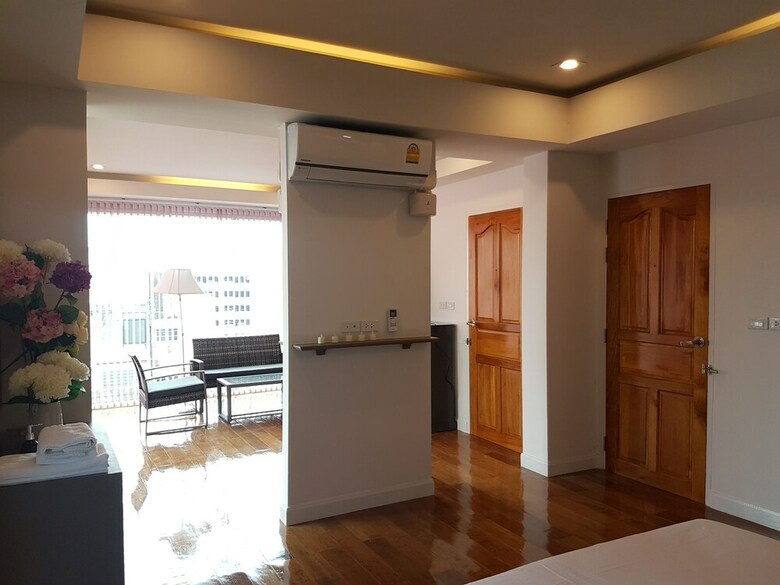 Hotel S.e.t Thanmongkol Residence