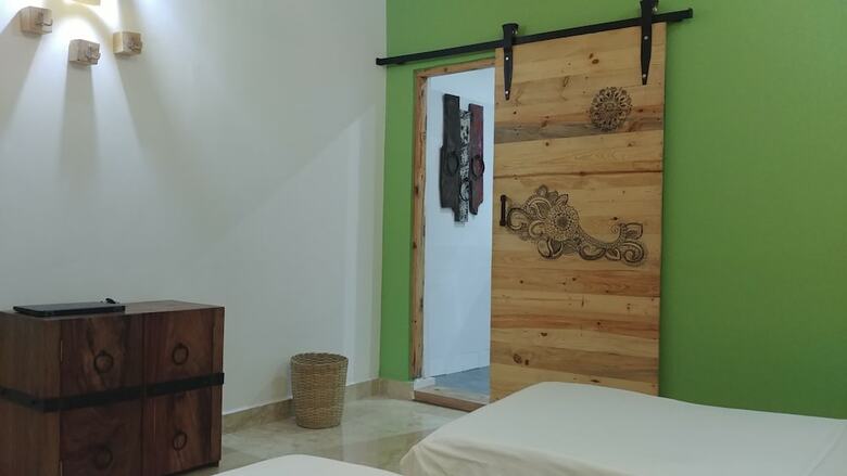 Hotel Nungwi House