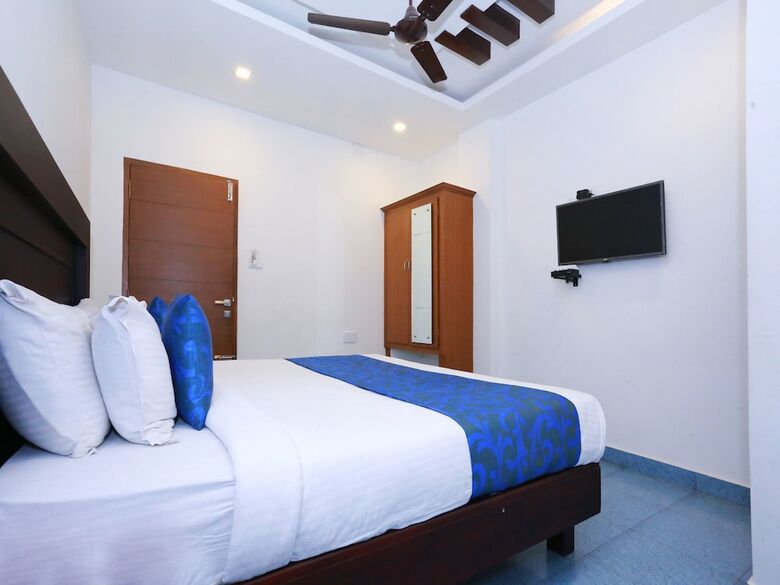 Oyo 8964 Malabar Plaza Hotel