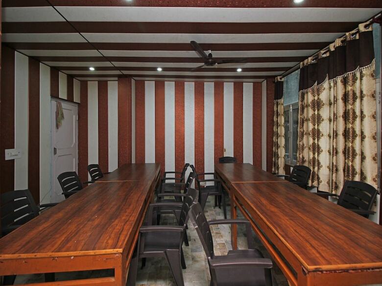 Oyo 7028 Hotel Krishna And Restaurant