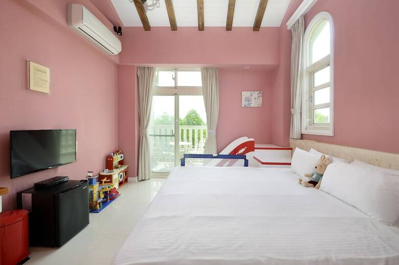 Bed & Breakfast Dancing Butterfly Slide Family Inn