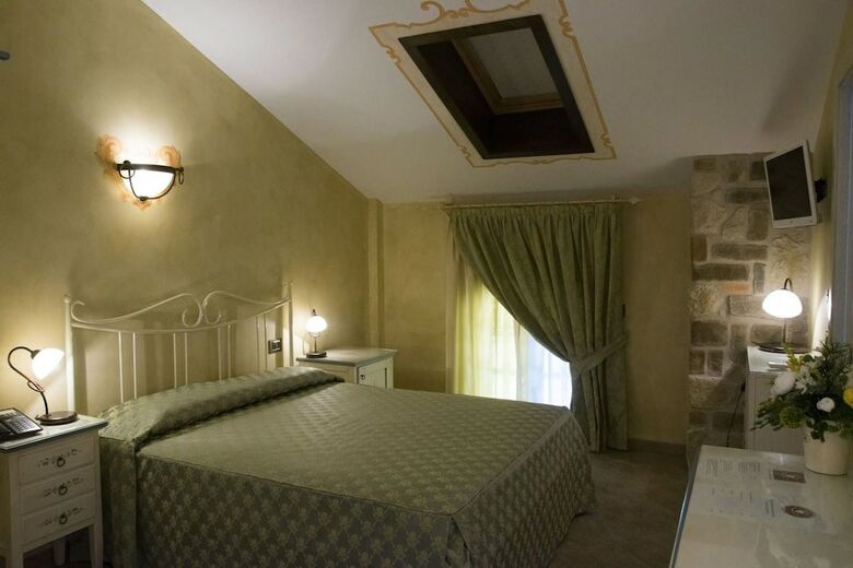 Hotel Al Castello Di Monte Valenza