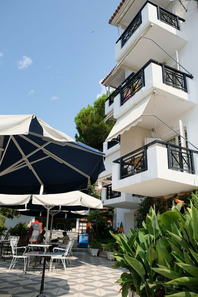 Hotel Dennis House