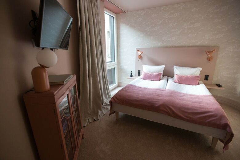 Redstone Boutique Hotel