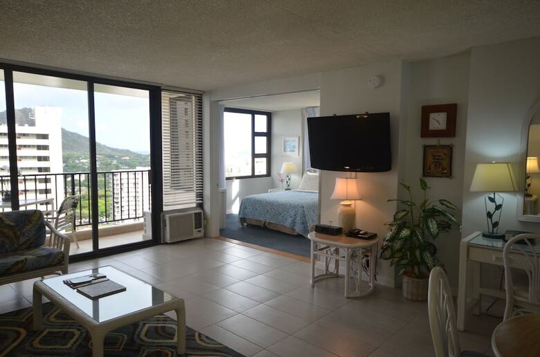 Apartamentos Waikiki Banyan #2513 By Redawning