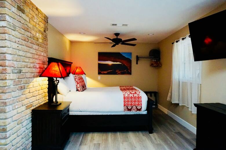 Hotel Lantern Light Inn - Adults Only