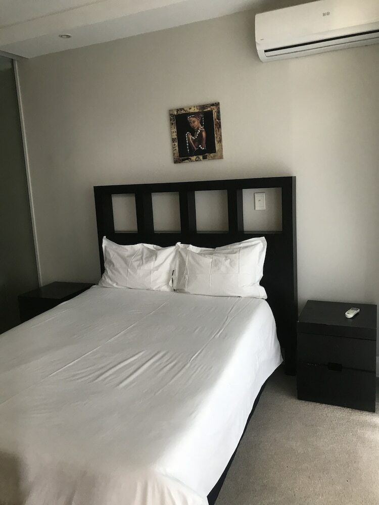 Apartamentos First Divine Suites - Hydro Park