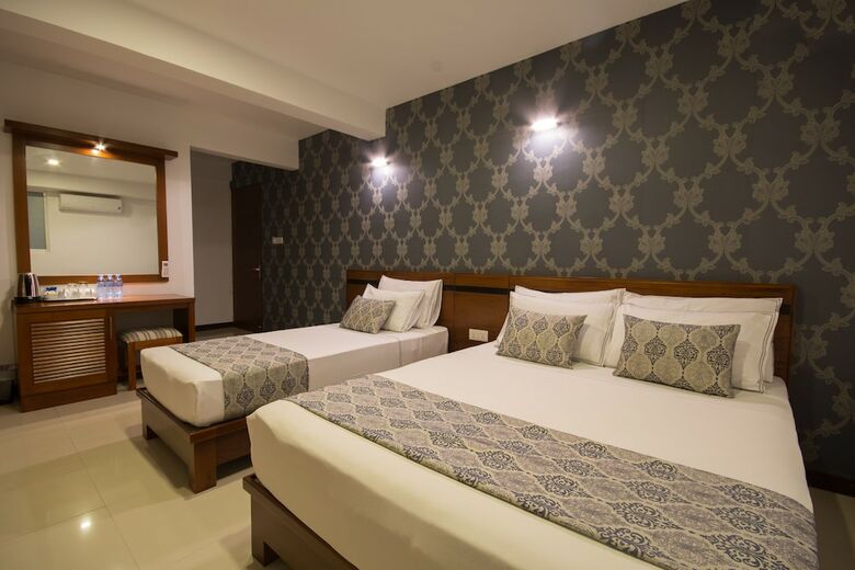 Ceyloni City Hotel