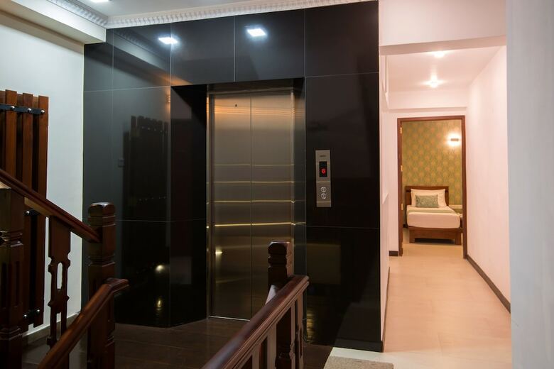 Ceyloni City Hotel
