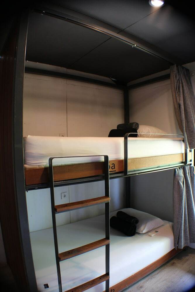 Hostal Kakatua Hostel