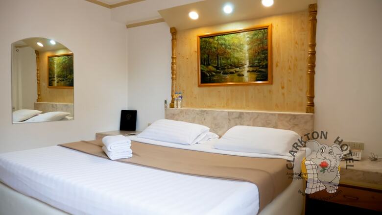 Clarkton Hotel