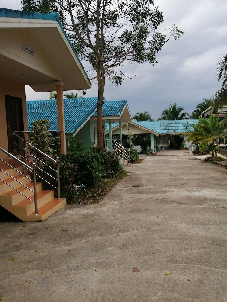 Hotel Sai Rung Resort