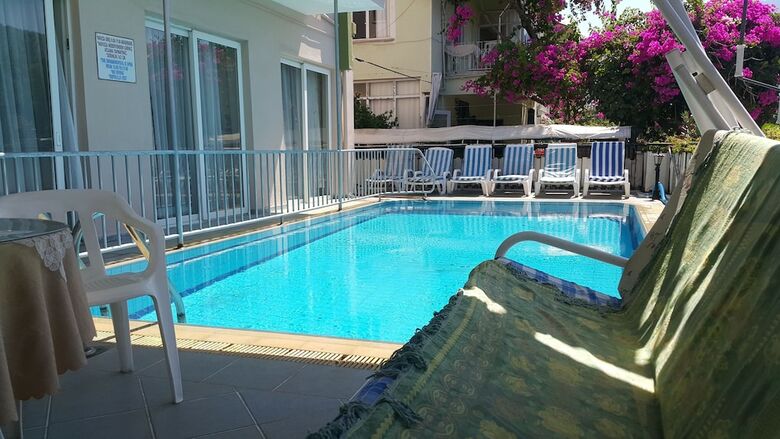 Hotel Cicek Otel & Apartments