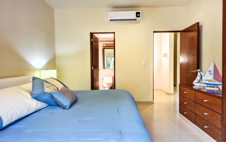 Anam 1 Bedroom Apartment With Balcony Sleeps 3