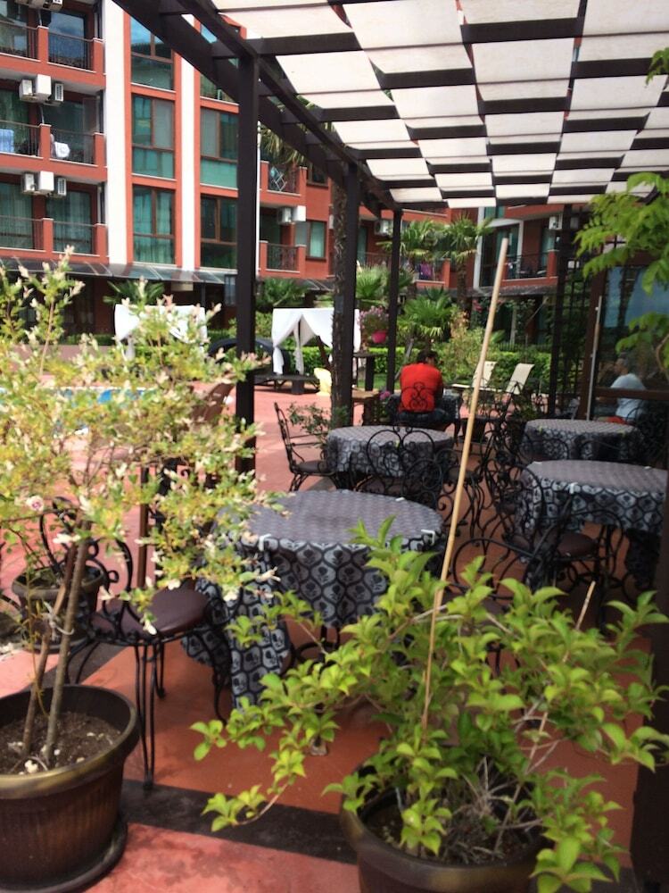 Chateau Del Marina 2-level Apartments