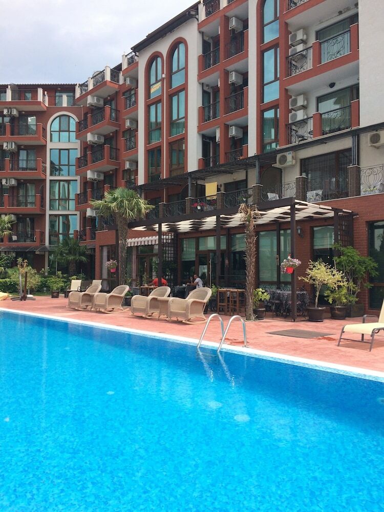 Chateau Del Marina 2-level Apartments