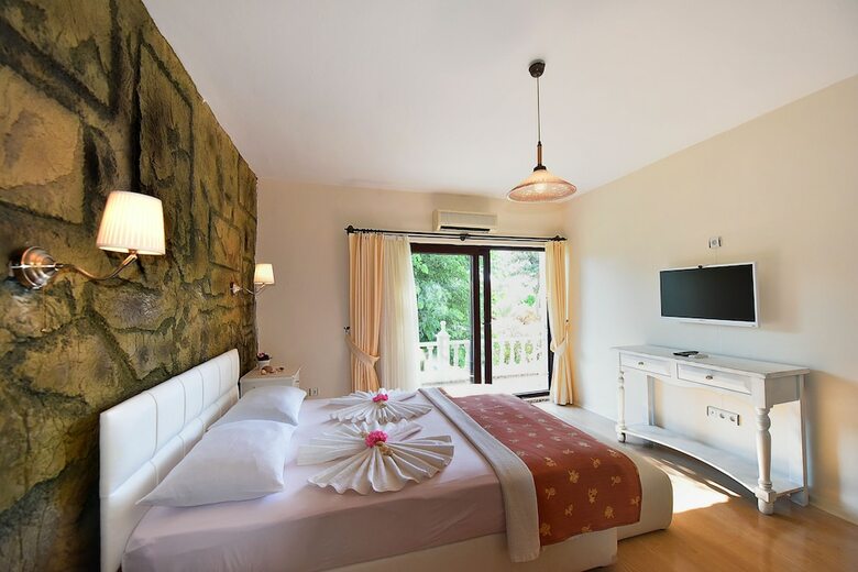 Yalim Hotel