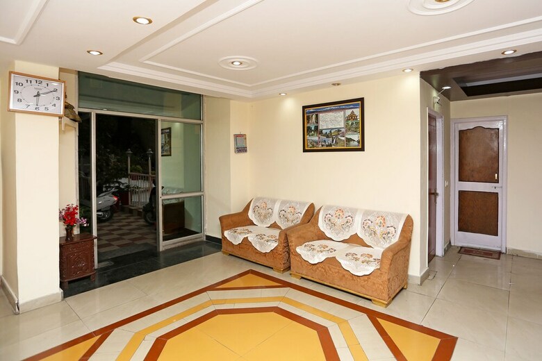 Oyo 8637 Shivam Hotel