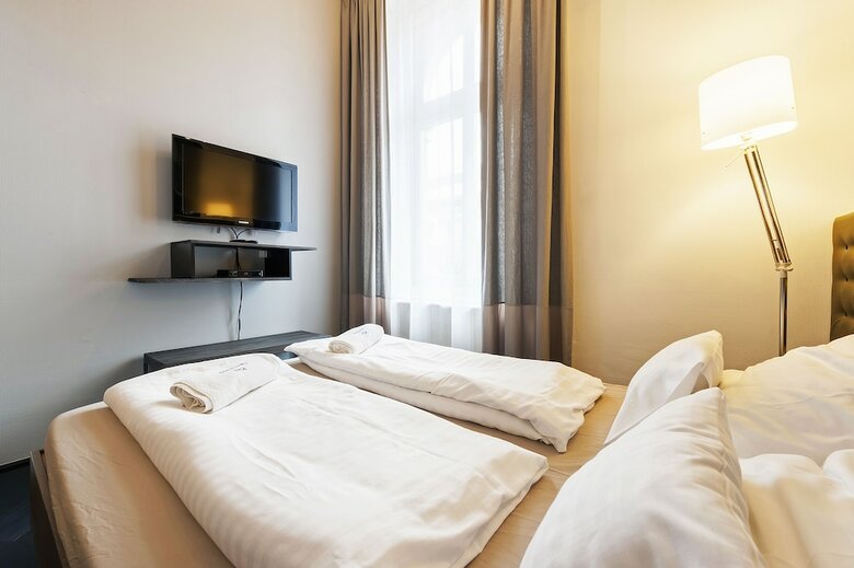 Play Apartments
