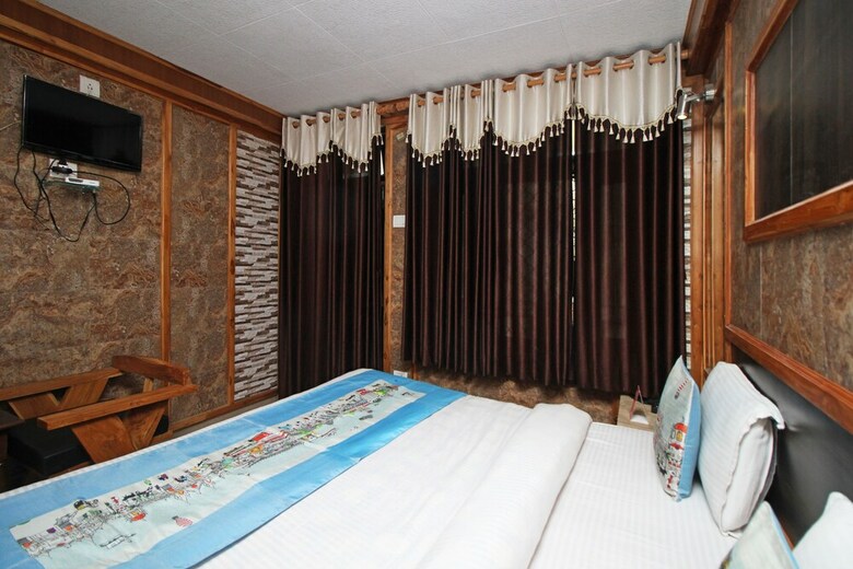 Oyo 4111 Hotel Shivraj