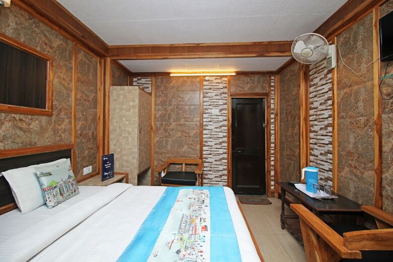Oyo 4111 Hotel Shivraj