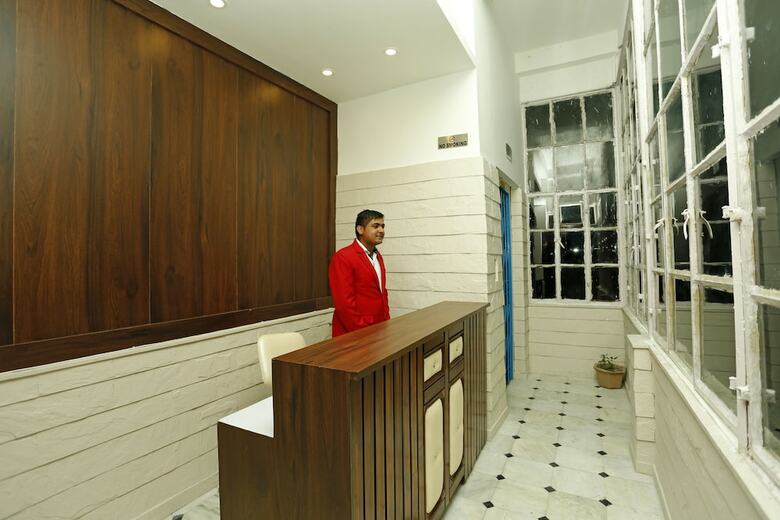 Oyo 8989 Hotel Raj