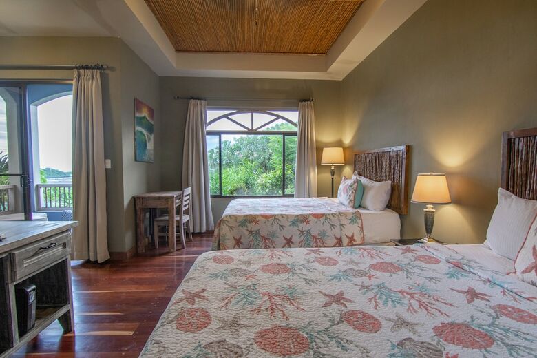 Hotel La Jolla De Guasacate