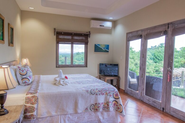 Hotel La Jolla De Guasacate
