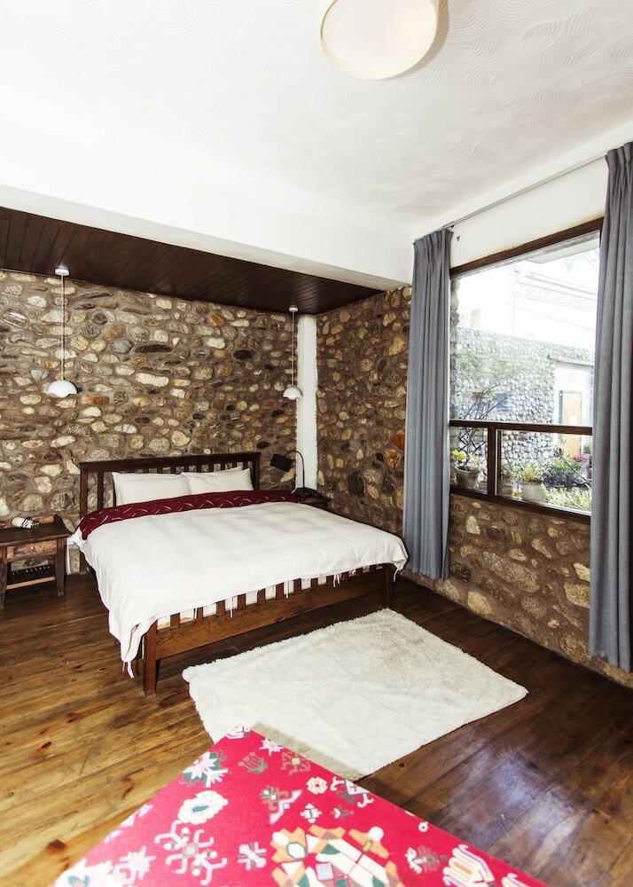 Grandma's Maomaocool Travelling Hotel