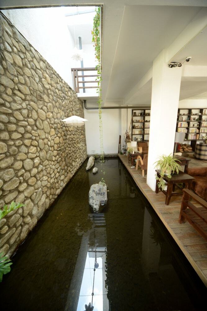 Grandma's Maomaocool Travelling Hotel