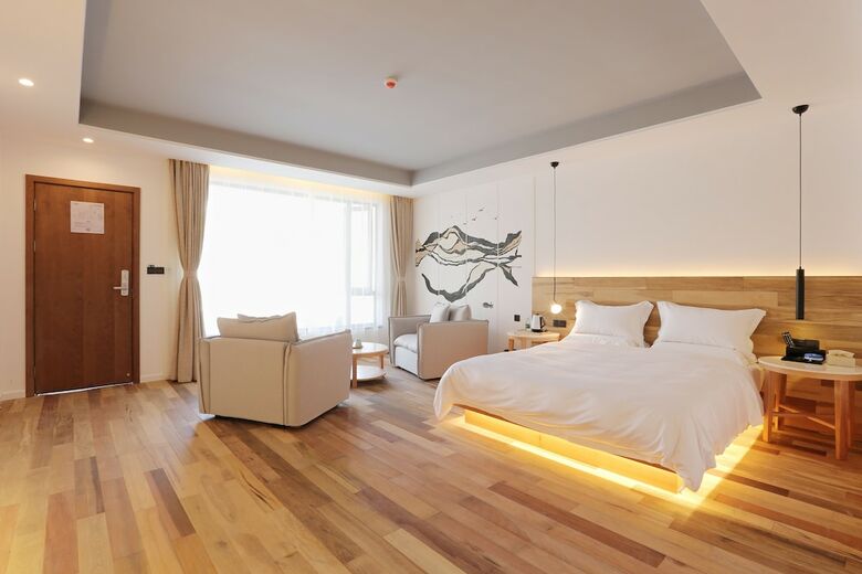 Shuzhongyi Travelling With Hotel