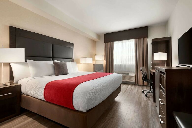 Hotel Days Inn By Wyndham 100 Mile House