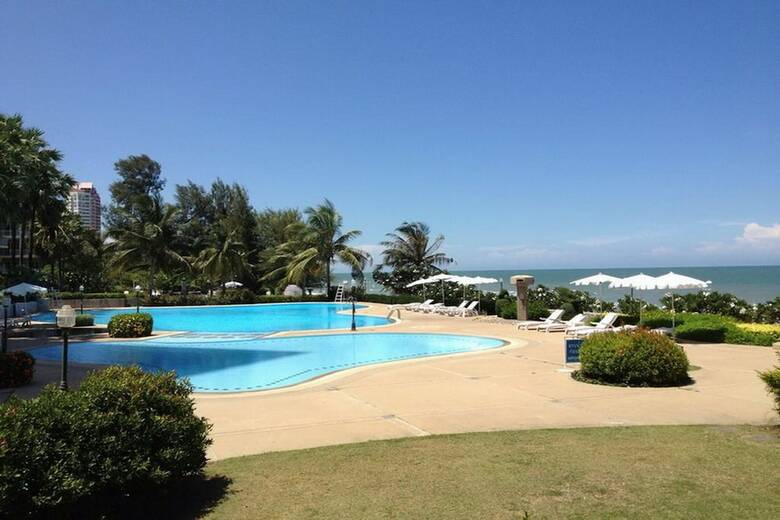 Apartamentos Issara At Cha-um Beach Club
