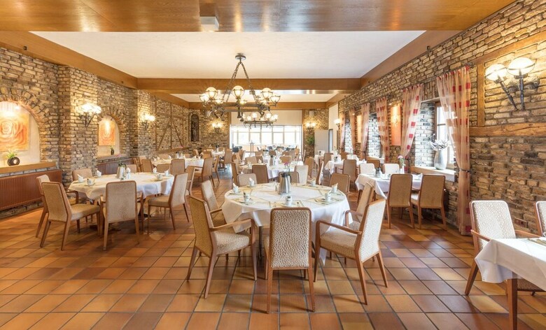 Sport- Und Tagungshotel De Poort