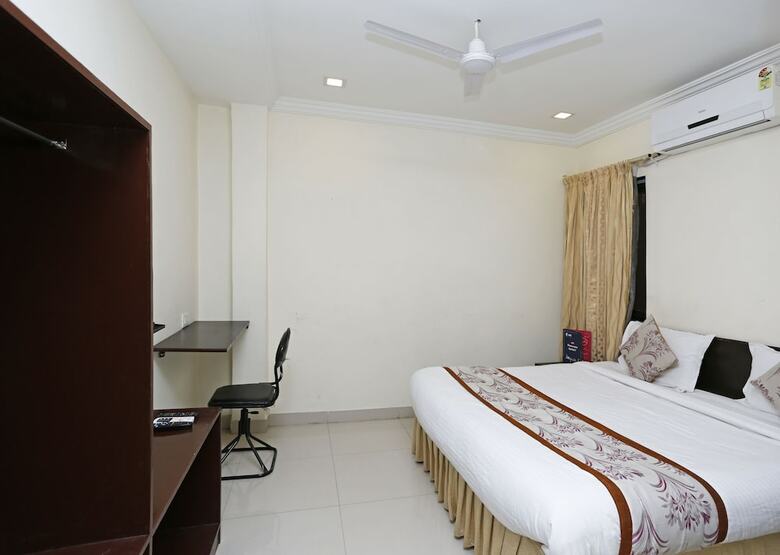 Oyo 2229 Hotel Golden Wings