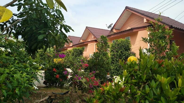 Hotel Baan Mek Lom