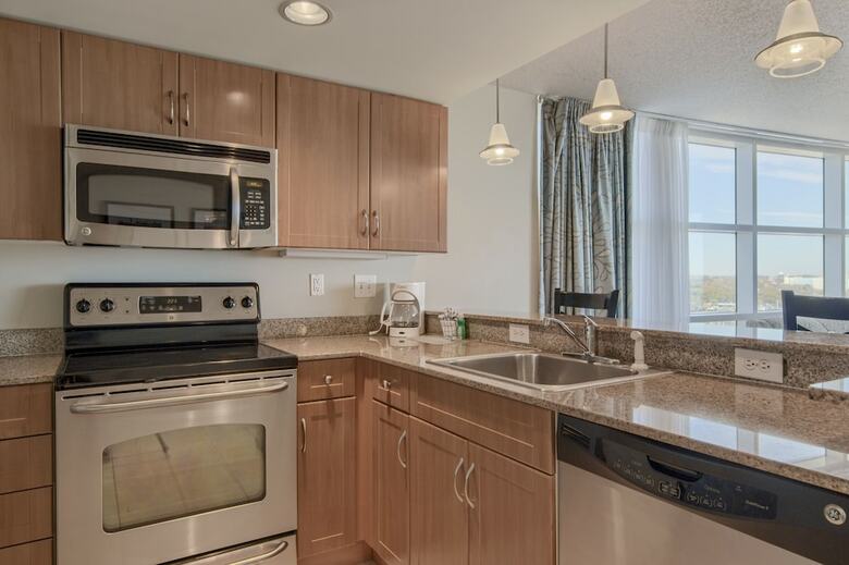 Sandy Beach Resort- Palmetto Tower