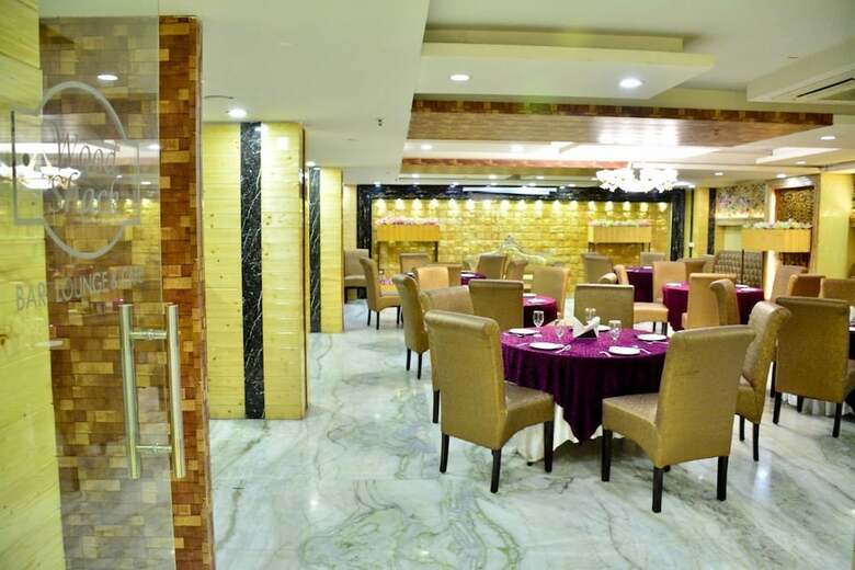 Hotel S. K Crown Park Naraina