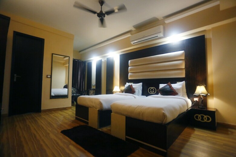 Hotel S. K Crown Park Naraina