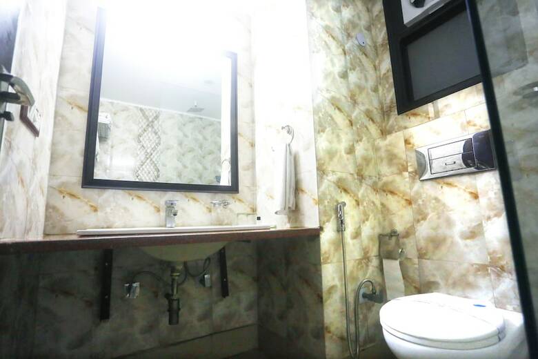 Hotel S. K Crown Park Naraina
