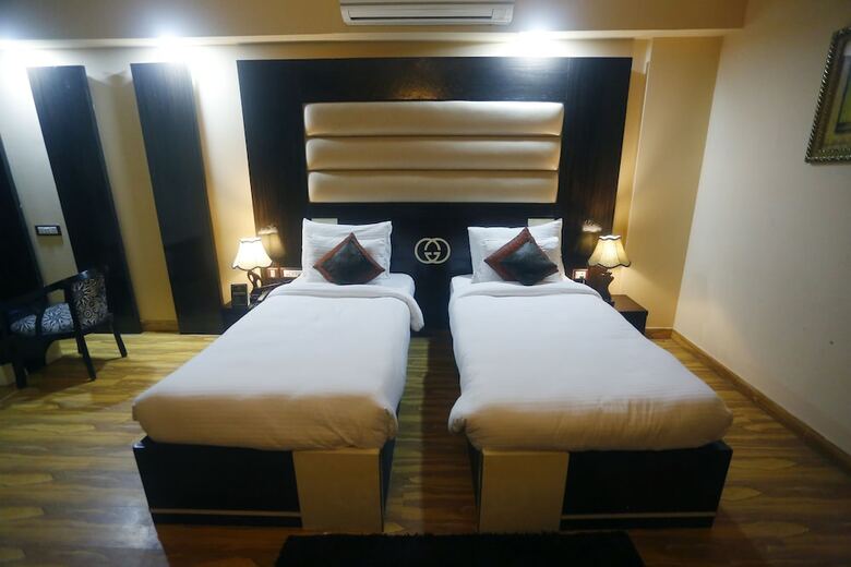 Hotel S. K Crown Park Naraina