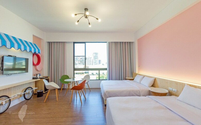 Hotel Overflight